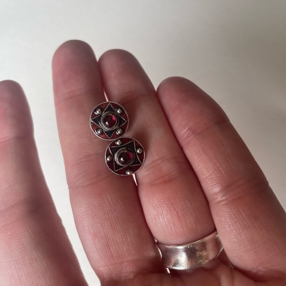 Red/pink costume earring studs - Picture 2 of 2